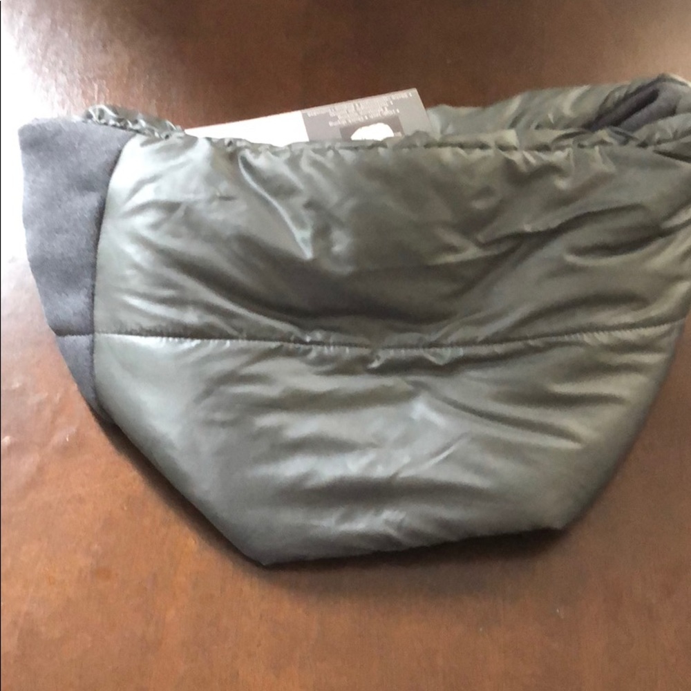 Weather resistant neck warmer